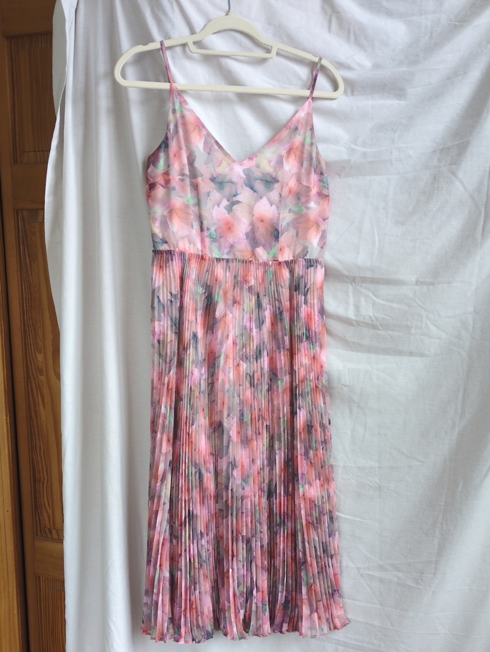Oasis Pink Floral Pleated Spaghetti-Strap Midi Dress